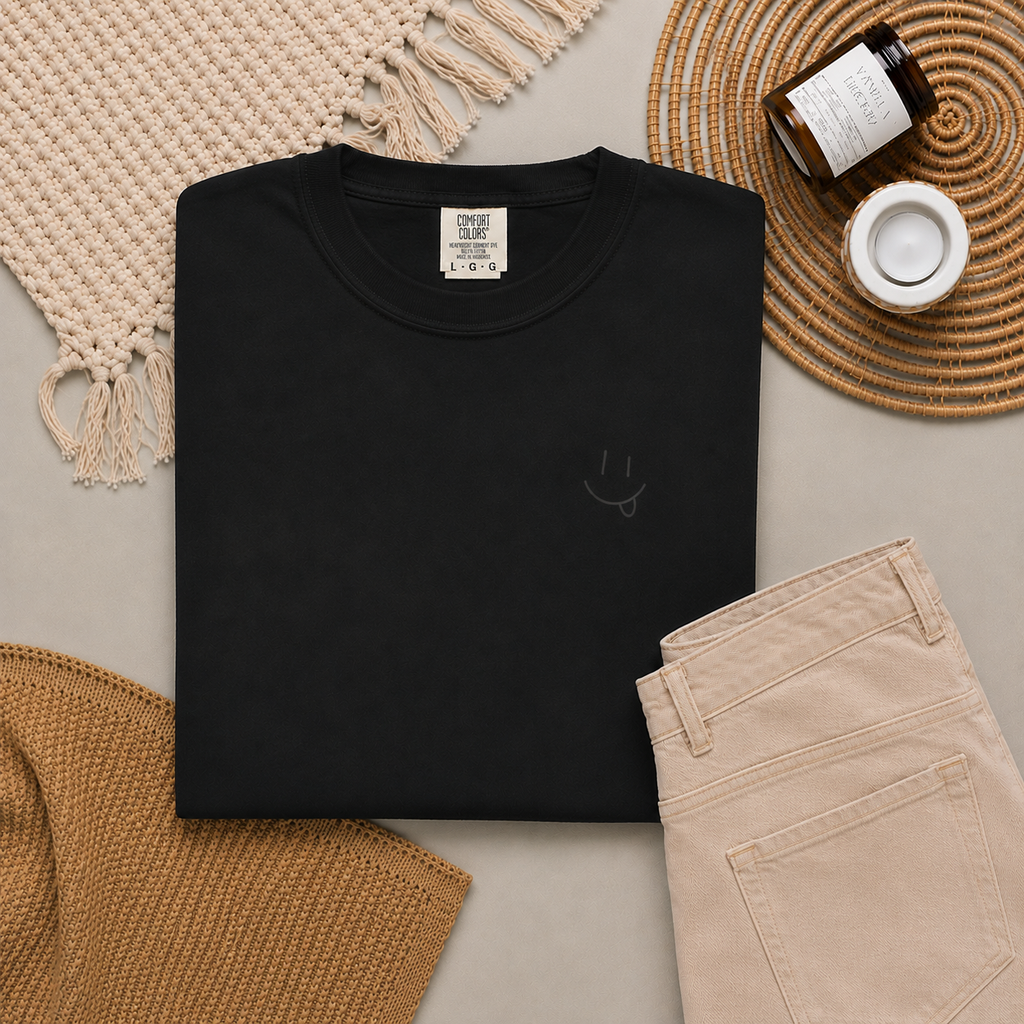 Hand-drawn Smiley Face Unisex Tee "SOCIAL BATTERY 1%"
